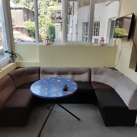 лидер хаус Hostel *