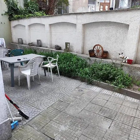 лидер хаус Hostel *