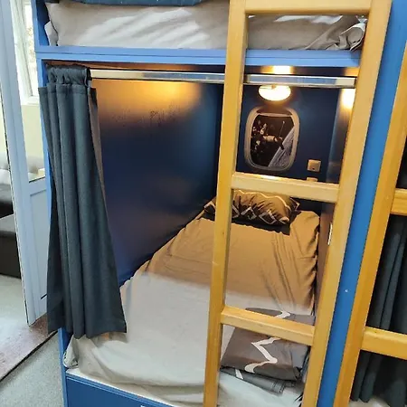 лидер хаус Hostel