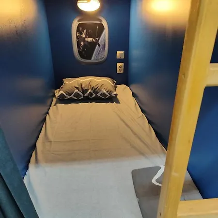 лидер хаус Hostel *