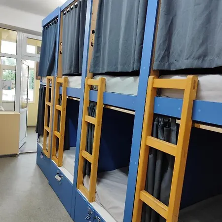 лидер хаус Hostel